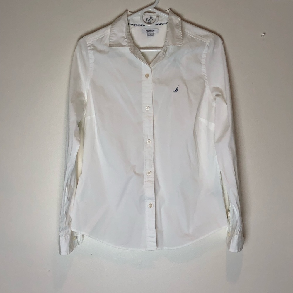 ✨Nautica✨ Button-down - Picture 2 of 8